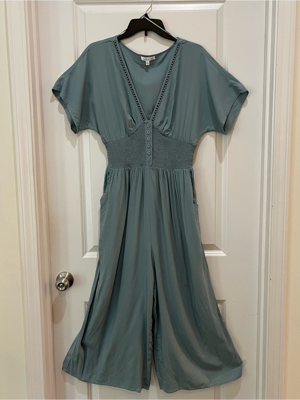 Patrons of Peace Eucalyptus Slate Blue Smocked V-Neck Wide Leg Jumpsuit M Unworn